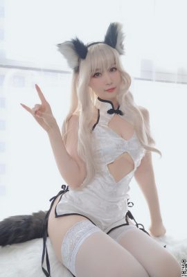 Baiyin 81 “Cheongsam White Wolf” Bokong yang cantik dan indah terus memikat Anda (49P)