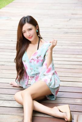 Model cantik Zhao Yun, berkulit putih, payudara indah, kaki ramping, foto seksi luar ruangan (43P)