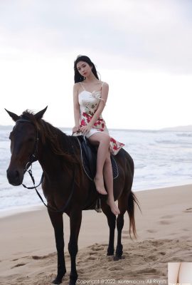 Rok panjang retro 182CM Li Yarou dengan belahan tinggi di tepi pantai menunjukkan keanggunannya saat menunggang kuda (74P)
