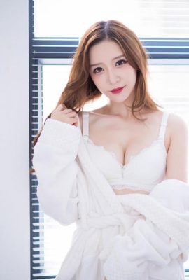 Model manis Xiao Linren memiliki kulit putih, bokong seksi, dan sosok bagus (44P)