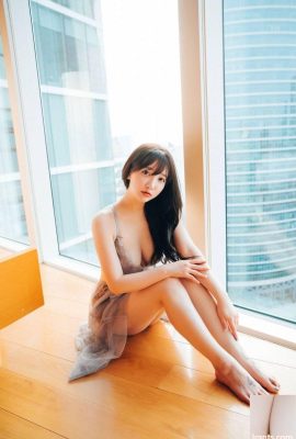 Foto pribadi yang berani dan eksplisit dari kecantikan model Korea bertato Sun Lele (41P)