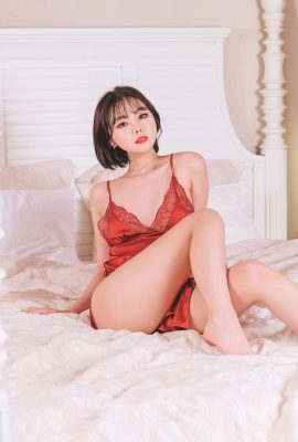 (Yuna) Gadis Korea memamerkan payudaranya yang menggoda dan pantatnya yang seksi serta memiliki sosok yang baik tanpa menyembunyikan apapun (37P)