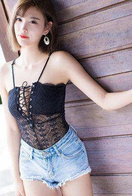 Celana pendek denim seksi Yang Chenchen menguraikan godaan pantatnya yang indah (32P)