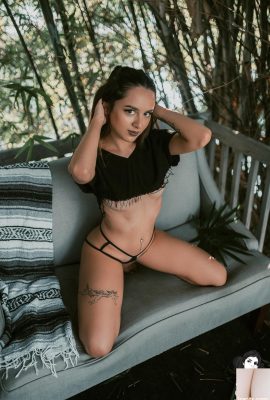 (Suicide Girls) 02 Des 2023 – Isabella – Crop Top (43P)