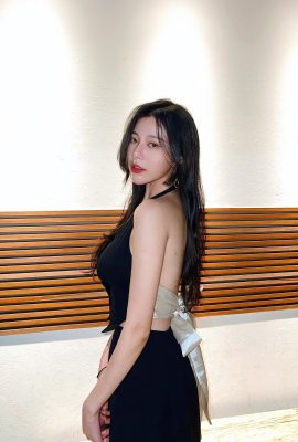 Selebriti internet “Zhang Xiangxiang” memiliki lekuk tubuh yang membanggakan dan foto yang menarik perhatian. Dia cantik, seksi, dan menarik perhatian (10P)