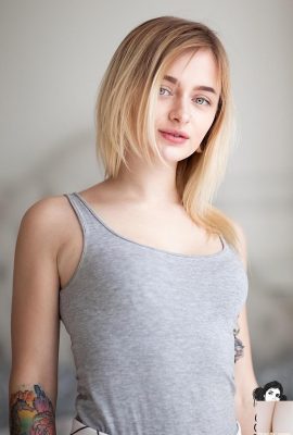 (Suicide Girls) Lyuba – Kecil Dan Lucu