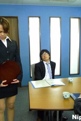 Sekretaris JAV Jepang ikut serta dalam blowbang selama pertemuan bisnis (12P)