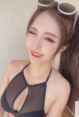 Model seksi dengan mata super elektrik di trek balap “Kimmy Gao Xuan” (17P)