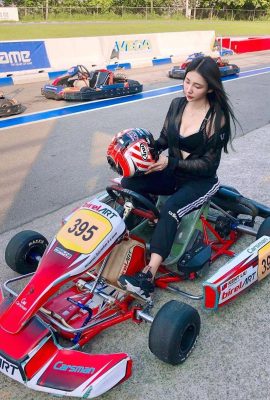 Gadis cantik berambut panjang dan berpayudara besar “Wang Chenpiao Sofia” menghantui lintasan balap kart (10P)