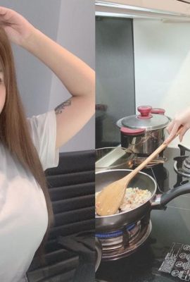 Celana dalam renda Nancy “Pacar manis” Han Ji-eun memperlihatkan “pinggang putih” -nya, dan dia memasak seksi untuk memberi makan Anda (13P)