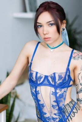 (Suicide Girls) 27 Apr 2024 – Roxylove – Putri Berambut Cokelat (60P)