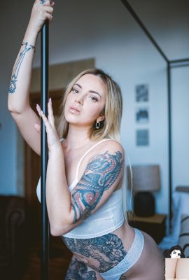 (Suicide Girls) 27 Agustus 2023 – Myku – Putih Seperti Gula (47P)