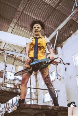 (Suicide Girls) 27 Sep 2023 – Svetlanna – Pembantaian Texas Chainsaw (50P)