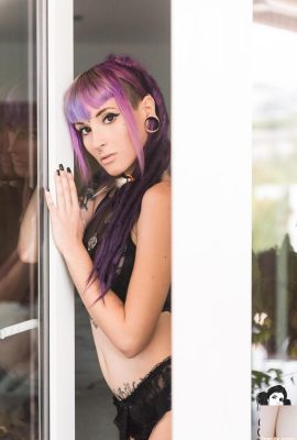 (Suicide Girls) Brigid – Sunting Saya