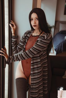 (Suicide Girls) 24 April 2024 – Niae – Merah Marun (50P)