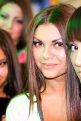 Kontes kecantikan MM panas klub malam Ukraina (grup) (10P)