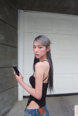 Gadis cantik “” asal Korea Selatan ini bertubuh tinggi dan garang, dengan sosok yang hot dan menarik.