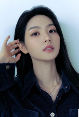 Glow_ddoni, gadis cantik asal Korea Selatan, memiliki penampilan manis dan sosok model langsing yang membuat orang terpesona pada pandangan pertama.