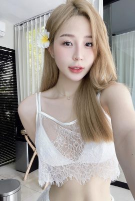 Kimberly yang keren dari Malaysia memiliki wajah cantik dan tubuh seksi