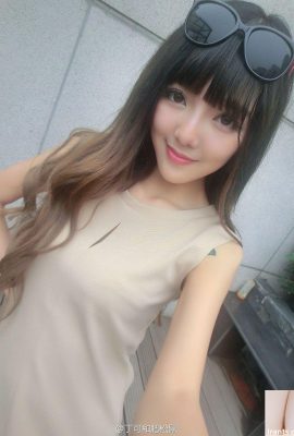 (Selebritis internet) Selebriti Weibo Wei Shantou Shiji? – Album foto ibu seksi dengan stoking hitam 4 (100P)