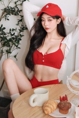 Model muda cantik “Anna XIN YA” menarik perhatian dengan wajahnya yang lembut dan sosok montoknya (10P)