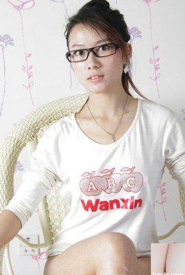 (Koleksi Model China) Model cantik seksi Yoyo telanjang bulat dan dengan berani memotret bagian bawahnya (83P)