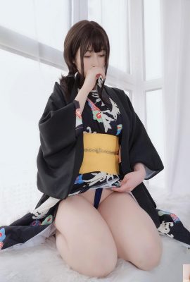 Shirogane 81 “Japanese Kimono 2” berinisiatif memperlihatkan bagian bawah tubuhnya, membuatnya seksi (64P)