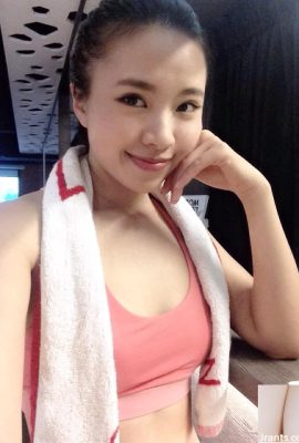 Wanita cantik super seksi 34D dengan bokong gagah~Cai Yunjie~ (96P)