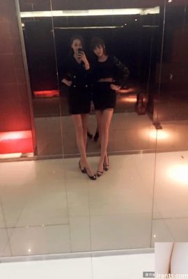 Gadis seksi dengan D-cup dan mata elektrik~Sanny Wang~berfoto selfie di klub malam dengan mengenakan mantel, dan Anda dapat melihat selokan dalam di tengahnya (26P)