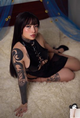 (Suicide Girls) 20 Okt 2024 – Emelody – Tanpa Judul (49P)