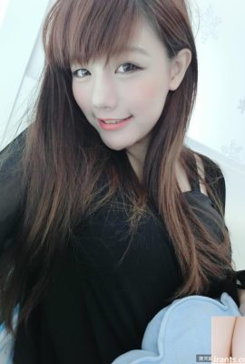 Sayang seksi 34D~Chen Wei~selfie payudara bulat dan montok dengan bikini biru (37P)