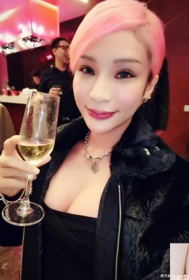 “Dewi Guoguang” Nana Liang Liang Yunfei memposting “foto payudara besar dan menggembung” pada larut malam, menyebabkan netizen menderita insomnia (40P)