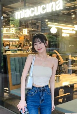 “Wen Ting” yang imut dan cantik berdada salju memiliki penampilan yang sangat menarik perhatian dan lekuk tubuhnya terlihat jelas (22P)