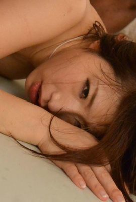 Wanita dewasa Jepang melawan tiga niggas. Untungnya, penis para niggas ini tidak terlalu berlebihan (23P)