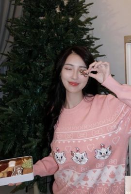 “Nancy Li” yang berpayudara besar begitu terpesona dengan lekuk tubuh ekstrimnya (37P)