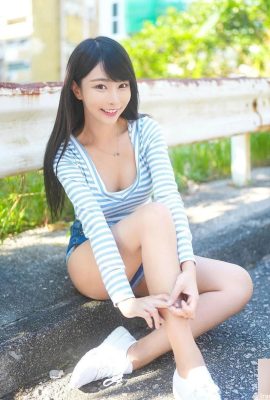 Gadis muda berkaki panjang, penampilan manis yang menggoda dan temperamen penuh membuat orang jatuh cinta padanya