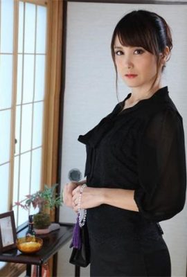 Istri Asia Saori Okumura mengendarai penisnya dengan vagina yang dipangkas (11p)