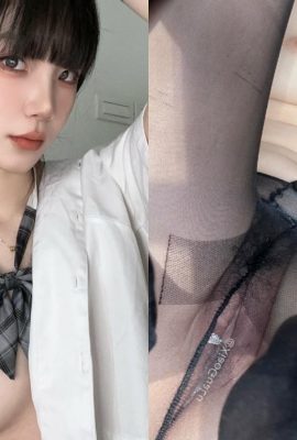 Selfie selfie selebriti internet langka bocor dari tubuh merah muda untuk membiarkan Anda melihat apa itu anak muda (11p)