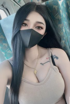 Pelepasan daya super penampilan “si rong chen” mata menggoda dan payudara bundar (14p)