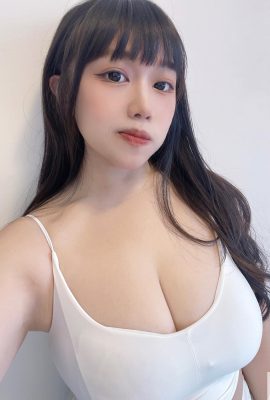 Kulit putih dan penampilan yang indah “Emma_ouyang” dengan satu tampilan menawan hatimu (20p)