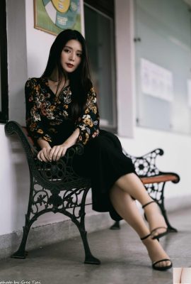 (Kaki cantik ekstra) model cantik berkaki panjang xiaoxiao rok panjang hitam sepatu hak tinggi kaki indah (81p)