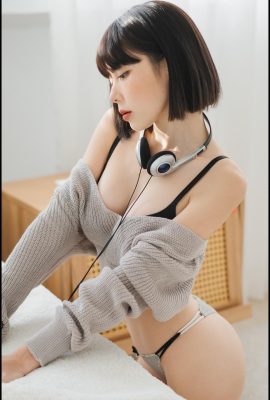Gadis cantik temperamental “Fatal Xiao Guo” memiliki tubuh yang menggoda yang tersembunyi di bawah wajahnya yang murni (24p)