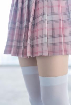 (Rabbit Plays With Movies) – Playful Pink Plaid Rok (41p)