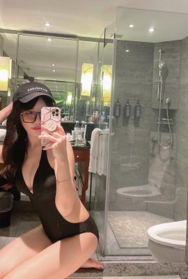 Gadis “Tingyin” berambut panjang dan tampan dengan pakaian berpotongan rendah membuat netizen terlihat panas (25p)