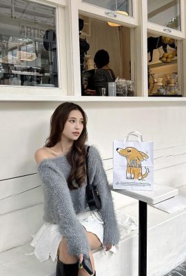 “Ha geng_ennaouii” mengungkapkan payudara dan wajahnya yang putih dan lembut, yang juga sangat baik (23p)