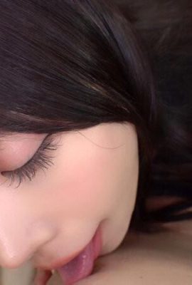 Ozaki Erika: Seorang wanita yang dikabarkan bertemu dengannya, kehidupan sehari -hari di mana pria kacau oleh handjobs dan blowjobs yang menggoda … (21p)