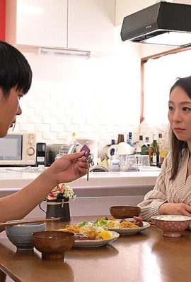 Tadokoro Yuri: Seorang istri mesum yang cantik yang diam -diam memfilmkan seks dengan orang lain untuk menyenangkan suaminya Tadokoro Yuri (21p)
