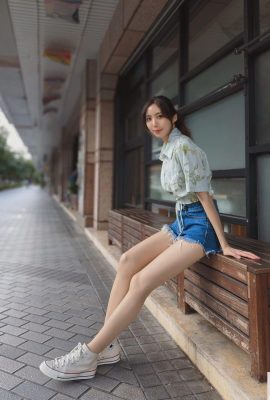 Kurva cekung “Chris” yang manis dan seksi membuat orang ingin saling mencintai (22p)