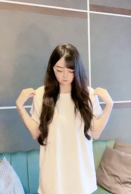 Gadis Payudara Besar “Biuier” bisa manis dan seksi dan menawan (24p)