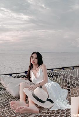 “Moon” membangunkan impuls asli Anda (10p)